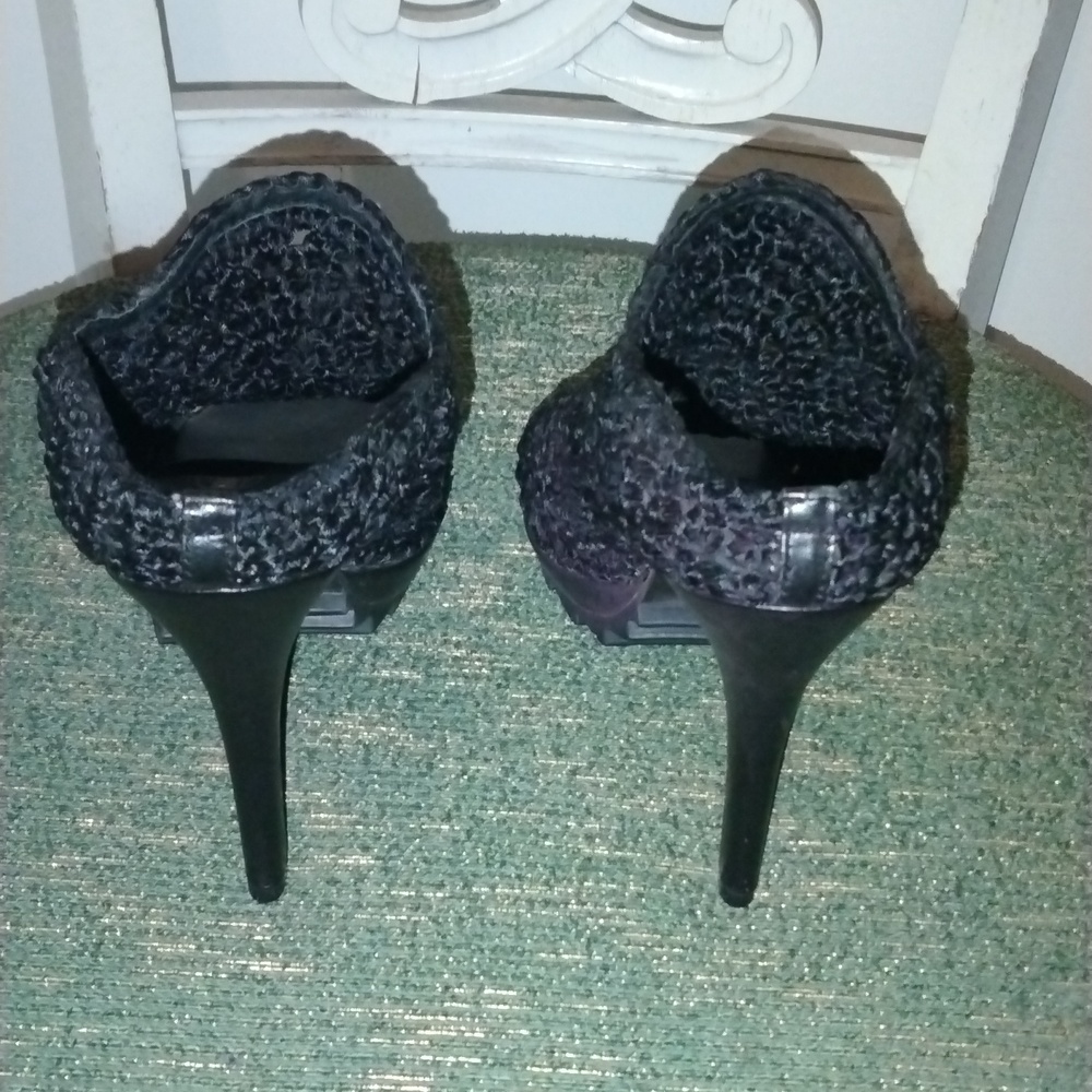 Elegant Black Heels with Slip-On Design